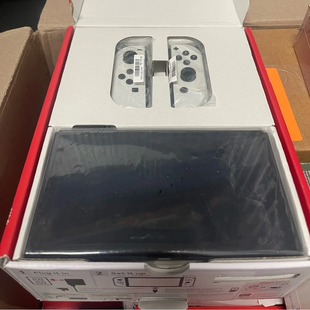 NINTENDO SWITCH OLED - WHITE